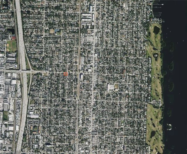 5 of 8 - 923 N E Street, Lake Worth, FL