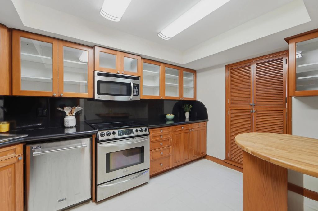 1700 Presidential Way #103, West Palm Beach