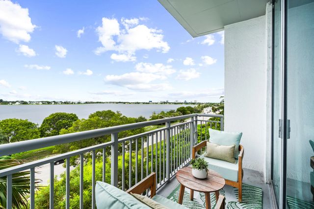3 of 78 - 300 S Australian Avenue #unit 425, West Palm Beach, FL