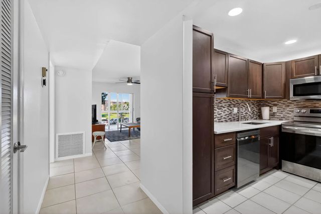 3 of 35 - 2615 Ne 1st Court #201, Boynton Beach, FL