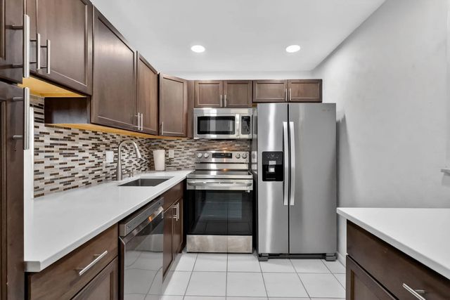 4 of 35 - 2615 Ne 1st Court #201, Boynton Beach, FL