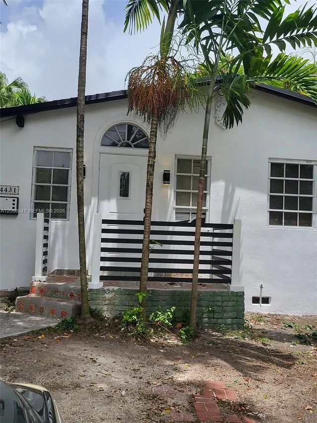 4431 Sw 10th Street, Miami