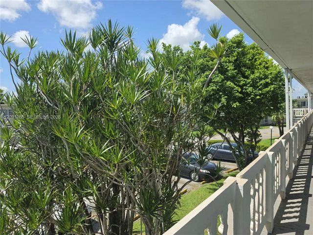 4 of 34 - 20210 Ne 2nd Avenue #v30, Miami Gardens, FL