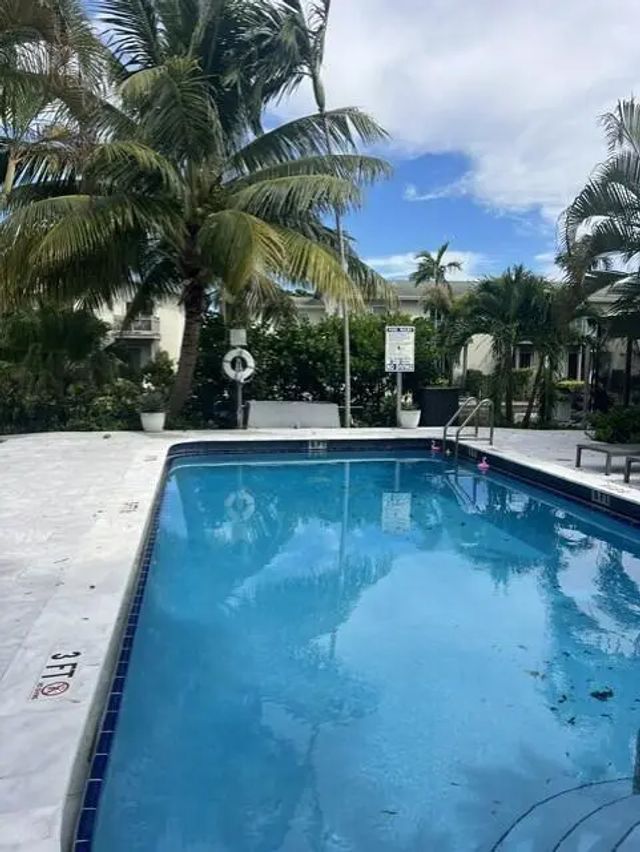 3 of 24 - 643 Kensington Place #643, Wilton Manors, FL