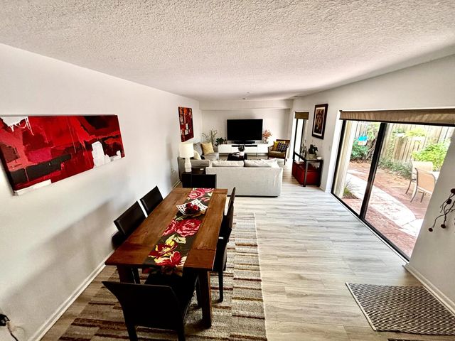 3 of 20 - 1700 Embassy Drive #403, West Palm Beach, FL