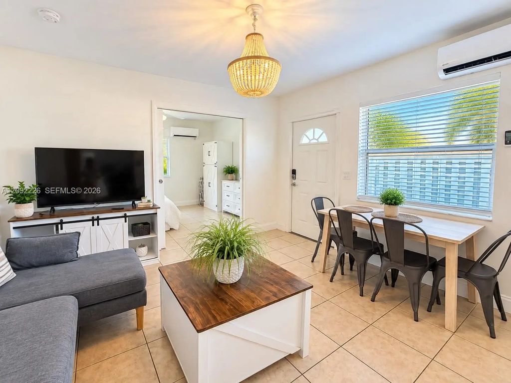 1639 Hayes Street #2, Hollywood