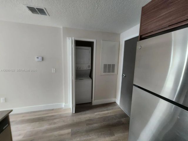 3 of 13 - 4424 S Texas Avenue #309, Orlando, FL