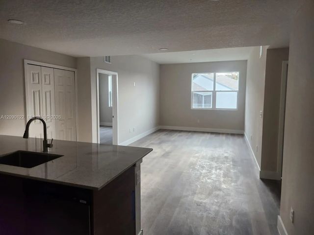 5 of 13 - 4424 S Texas Avenue #309, Orlando, FL