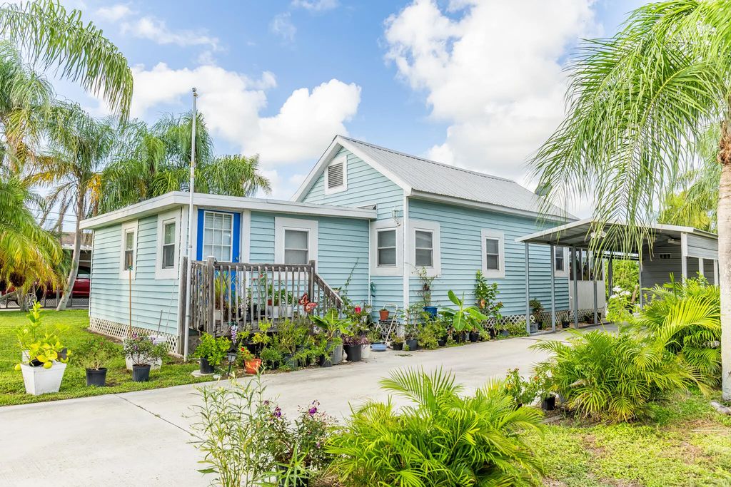 1149 6th Street, Okeechobee