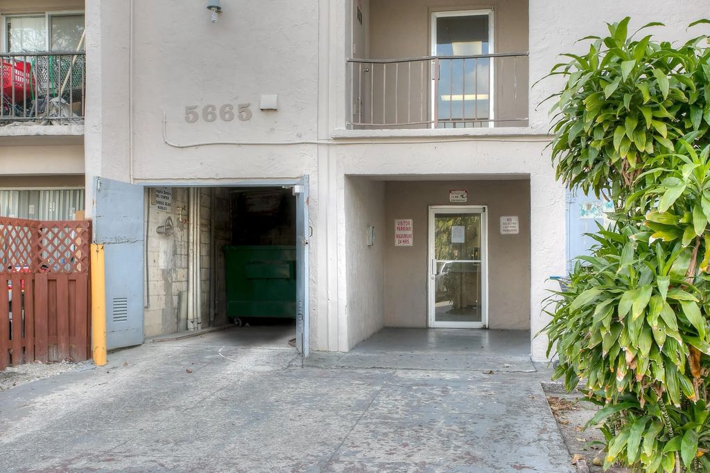 5665 W 20th Avenue #301, Hialeah