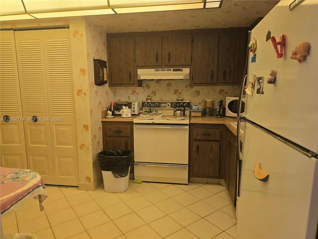 4 of 11 - 7624 Nw 18th Street #304, Margate, FL