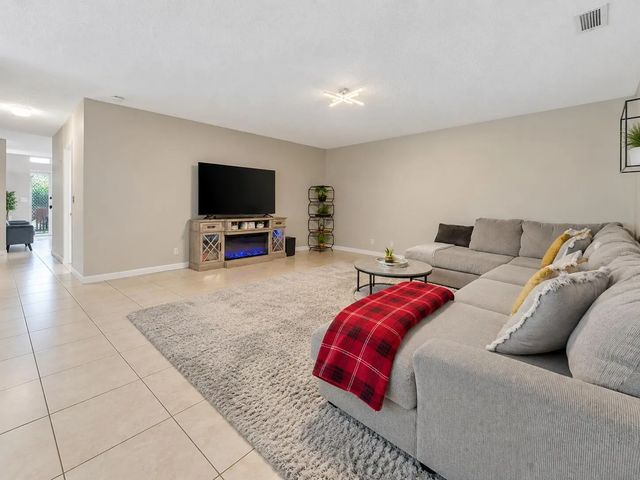 12230 Dartmoor Drive, Wellington