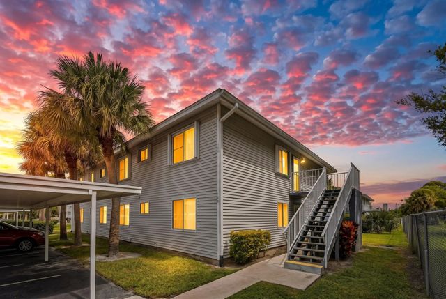 2 of 57 - 105 Se Village Drive, Port St. Lucie, FL