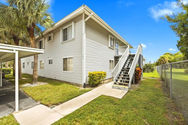 4 of 57 - 105 Se Village Drive, Port St. Lucie, FL