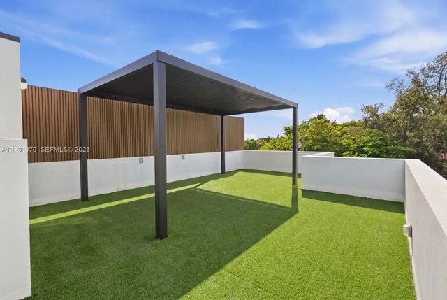 5 of 43 - 1017 Sw 13th Court, Miami, FL