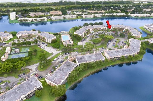 2 of 39 - 7501 Fairfax Drive, Tamarac, FL