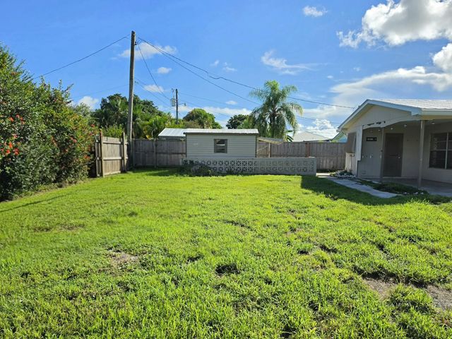 4 of 23 - 4651 Se Chatham Avenue, Stuart, FL