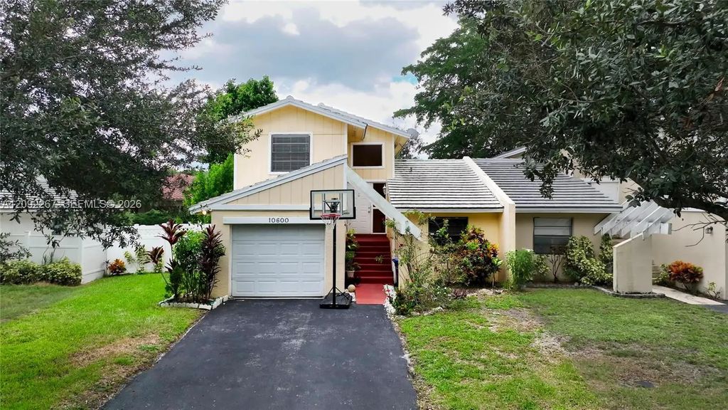 10600 La Placida Drive, Coral Springs