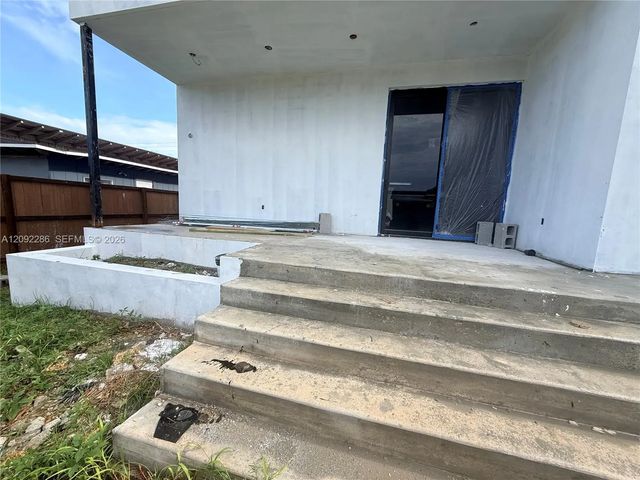 2 of 5 - 3075 Nw 17th Street, Miami, FL