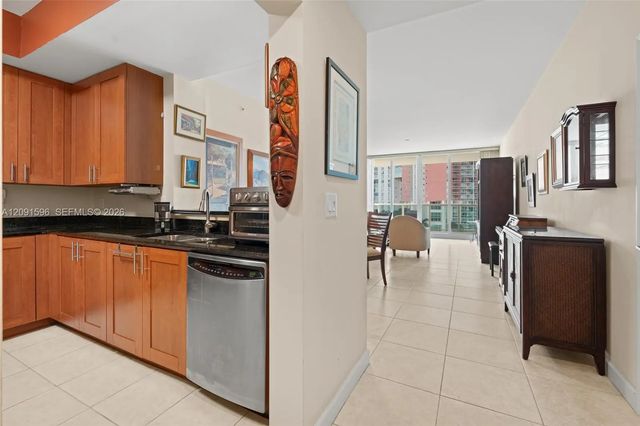3 of 46 - 3340 Ne 190th Street #708, Aventura, FL