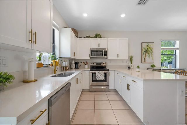 4 of 25 - 1622 Sw 28th Court, Fort Lauderdale, FL