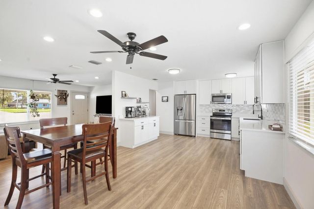 5 of 29 - 674 Sw Old Briar Avenue, Port St. Lucie, FL