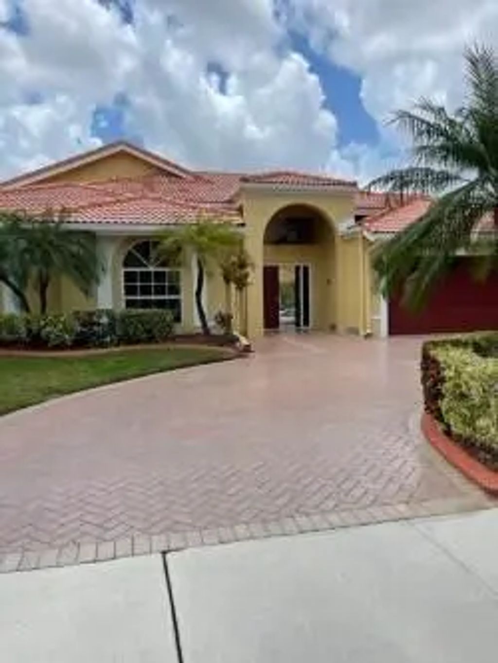 9978 N Springs Way, Coral Springs