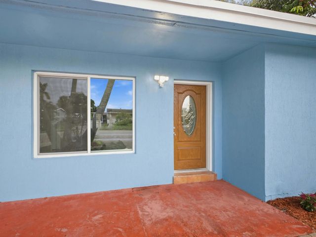 5 of 47 - 1421 Crest Drive, Lake Worth, FL