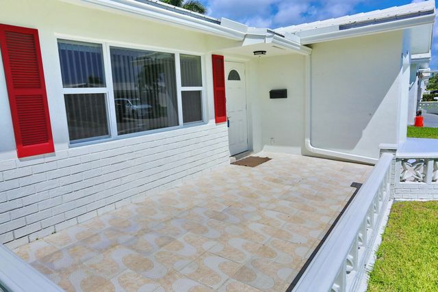 5 of 42 - 1015 Sw 16th Street, Boynton Beach, FL