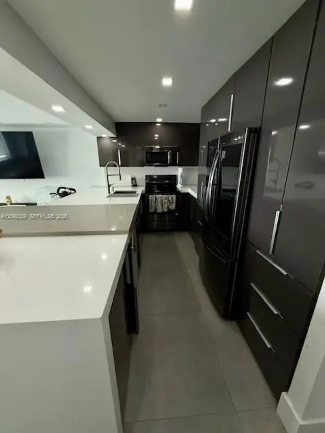 4 of 22 - 7135 Collins Avenue #814, Miami Beach, FL