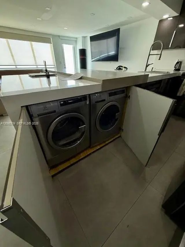 5 of 22 - 7135 Collins Avenue #814, Miami Beach, FL