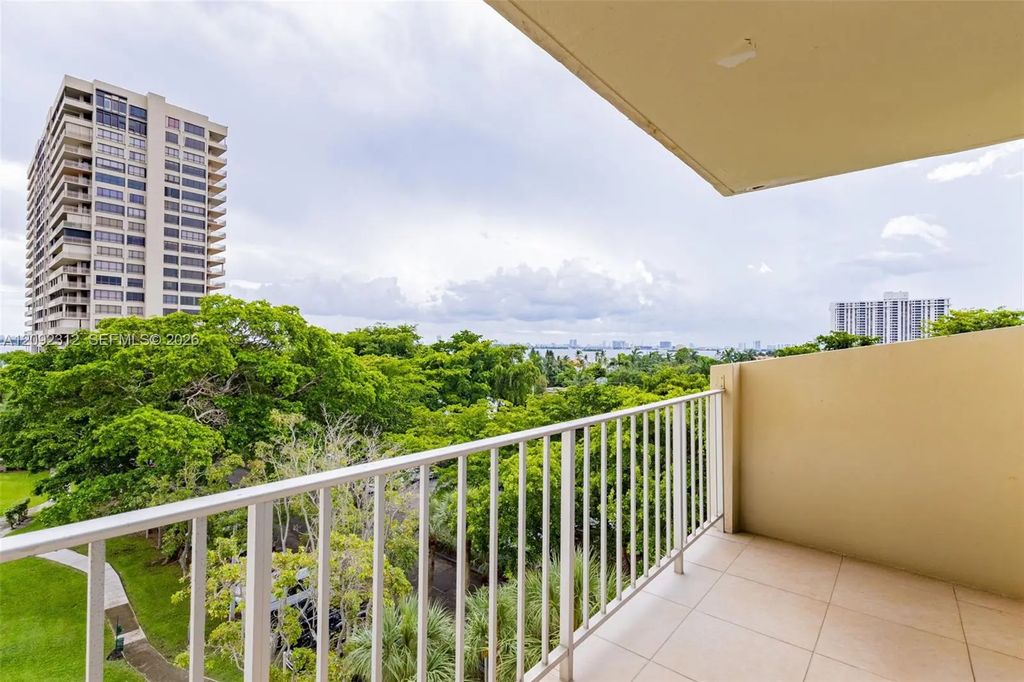 11111 Biscayne Boulevard #6b, Miami