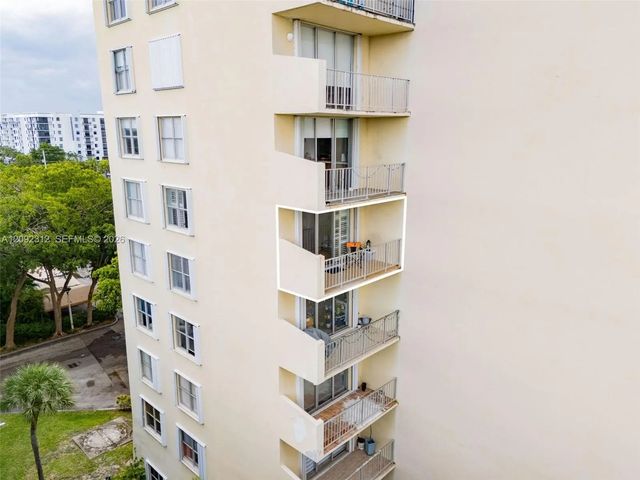 3 of 36 - 11111 Biscayne Boulevard #6b, Miami, FL