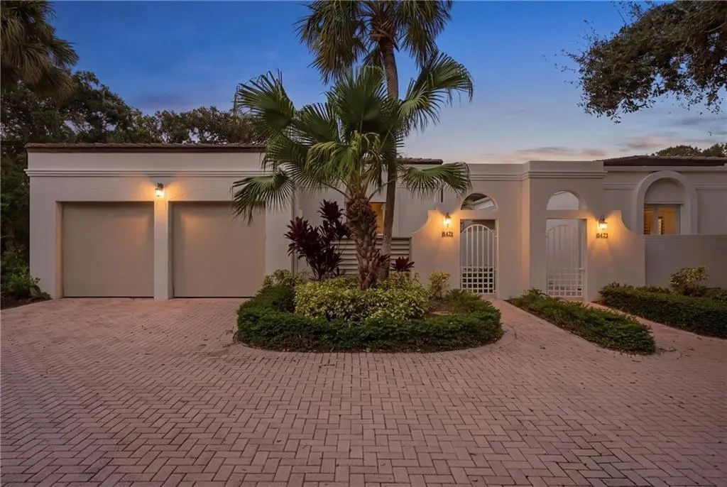 8421 Sabal Palm Court #8421, Indian River Shores