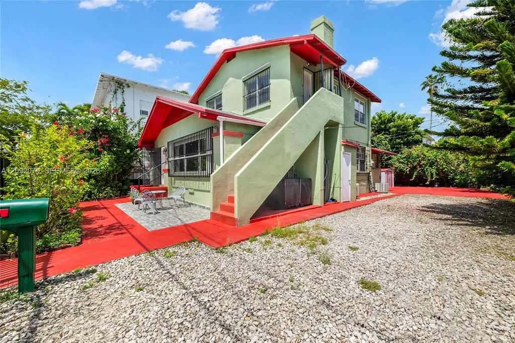 569 Sw 5th Street, Miami
