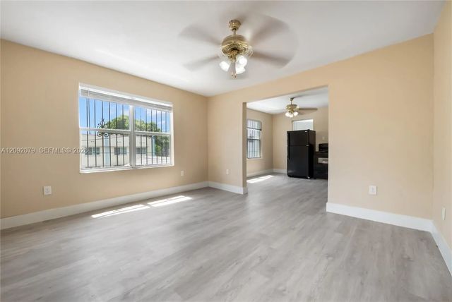 4 of 28 - 569 Sw 5th Street, Miami, FL