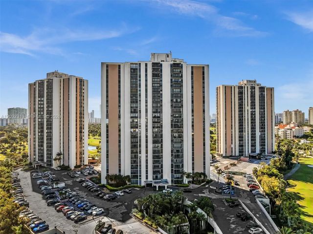 20301 W Country Club Drive #622, Aventura