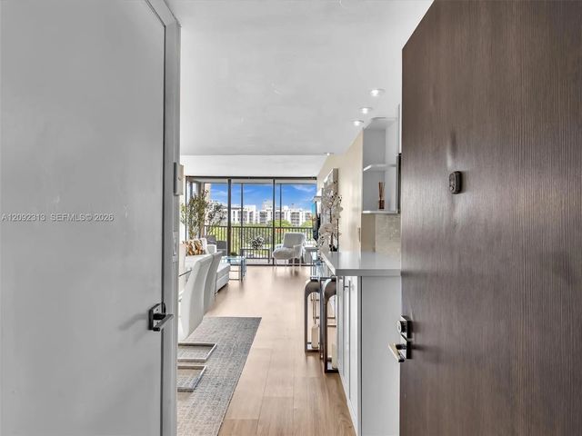 3 of 51 - 20301 W Country Club Drive #622, Aventura, FL