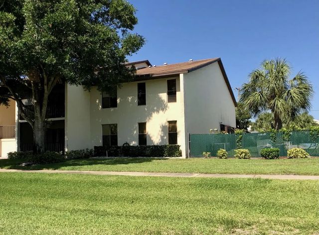 250 Se Four Winds Drive #104, Stuart