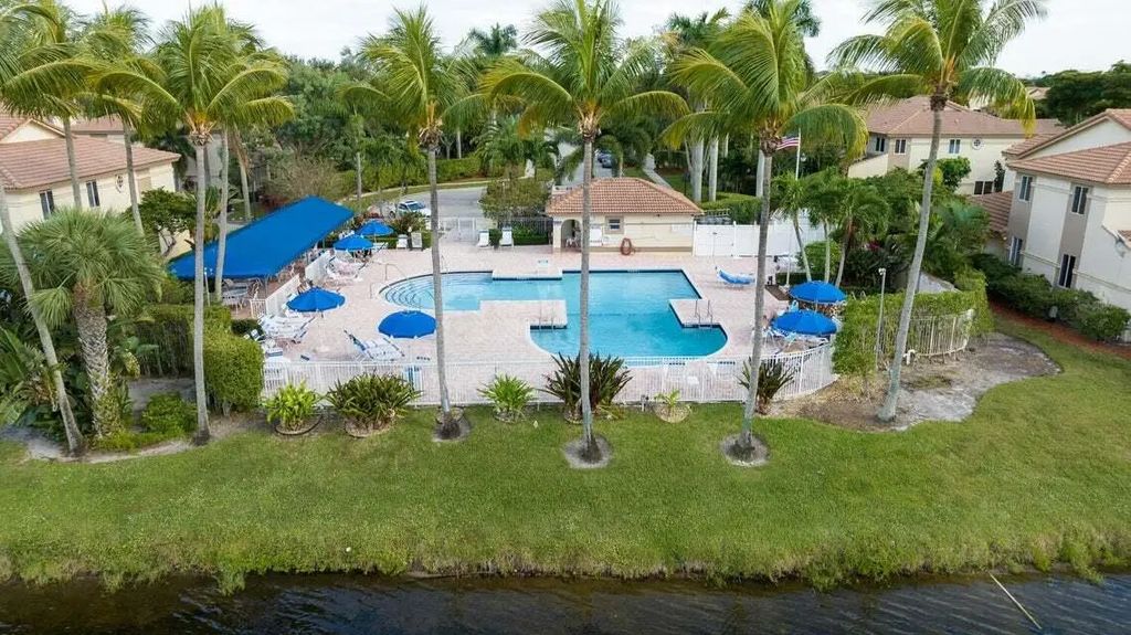6758 Via Regina, Boca Raton