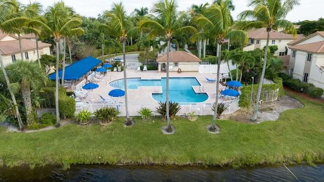 6758 Via Regina, Boca Raton