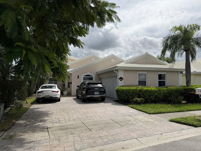 2 of 43 - 1101 Wilshire Circle E, Pembroke Pines, FL