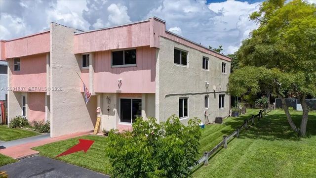 4 of 83 - 7911 Sw 7th Place, North Lauderdale, FL