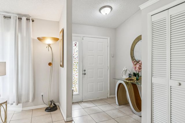 4 of 38 - 791 Sw Hillsboro Circle, Port St. Lucie, FL