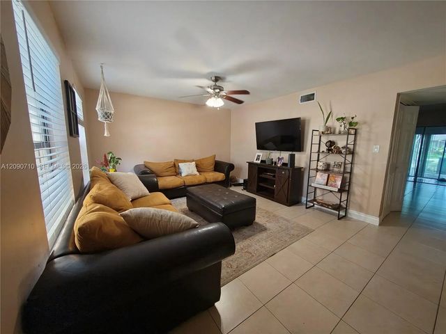 3 of 56 - 40 Pleasant Hill Lane #40, Tamarac, FL