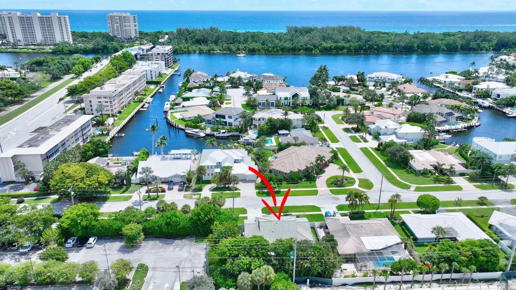 3841 Ne 6th Drive, Boca Raton