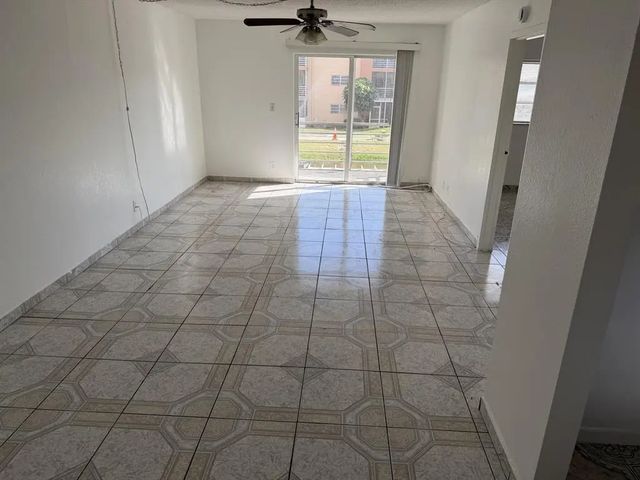 3 of 10 - 4101 Nw 26th Street #260, Lauderhill, FL