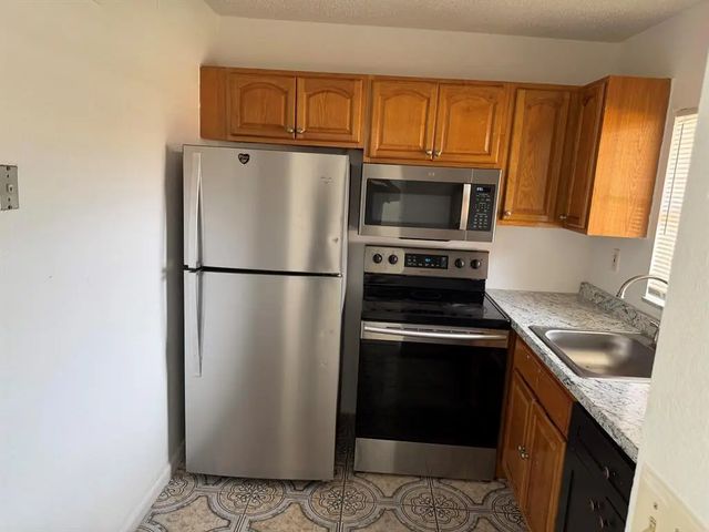 4 of 10 - 4101 Nw 26th Street #260, Lauderhill, FL