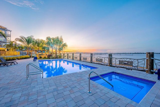 41 Sw Seminole Street #410, Stuart