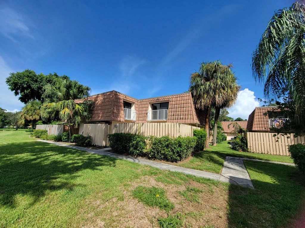 588 Green Springs Place #588, West Palm Beach